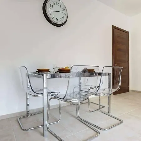 Apartment Central One Bedroom Pieta